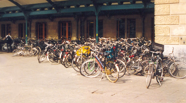 amsterdam-bikes.jpg
