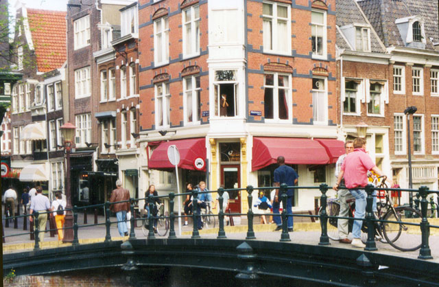 amsterdam-street.jpg